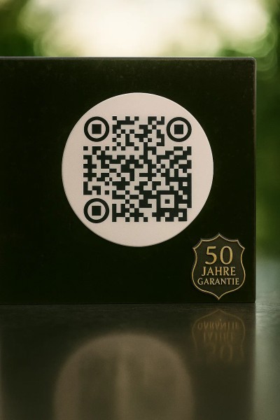 QR-CODE PORZELLANSCHILD MIT 50 JAHREN GARANTIE